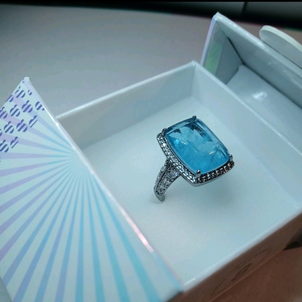 Dazzling Silver Ring with Blue Stone